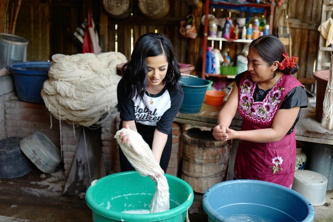 ベッキーGさんのインスタグラム写真 - (ベッキーGInstagram)「I have joined @GlblCtzn to fight for a world where #SheIsEqual. I spent time in Teotitlán Del Valle. A beautiful, proud, indigenous, Mexican Pueblito. This experience connected me to my roots & was such a blessing. I had the honor of meeting the “Vida Nueva” collective. These women are VERY passionate about what they’ve created together. They work & spend countless hours everyday to create these beautiful, handmade, traditional pieces of art with such strong cultural meaning. Yet, because of government laws & discrimination their business struggles to reach its fullest potential. They continue to fight, believe, and overcome these obstacles EVERYDAY. To me they are a true testament to what can happen when women come together and when we support the women around us. (There is a link in my IG stories I would like for you to check out.)」4月10日 2時36分 - iambeckyg