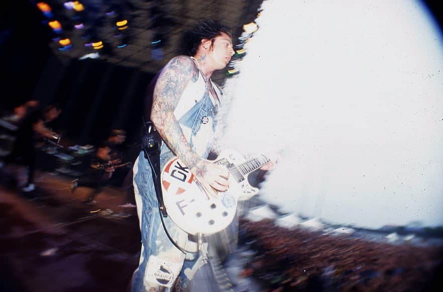 Rancidさんのインスタグラム写真 - (RancidInstagram)「Got sent these photos from Festival Teste Vuote Ossa Rotte, in Milan, 1998.  Thanks @rancid_fanatic for sourcing and @mattcabani for shooting.  If you have any old Rancid shots or footage, DM us!」4月10日 2時44分 - rancid