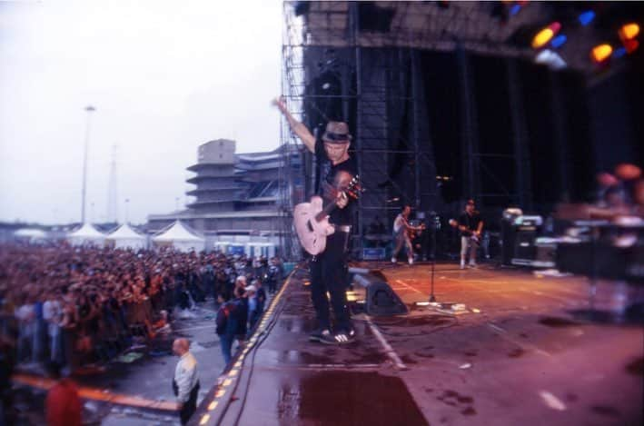 Rancidさんのインスタグラム写真 - (RancidInstagram)「Got sent these photos from Festival Teste Vuote Ossa Rotte, in Milan, 1998.  Thanks @rancid_fanatic for sourcing and @mattcabani for shooting.  If you have any old Rancid shots or footage, DM us!」4月10日 2時44分 - rancid