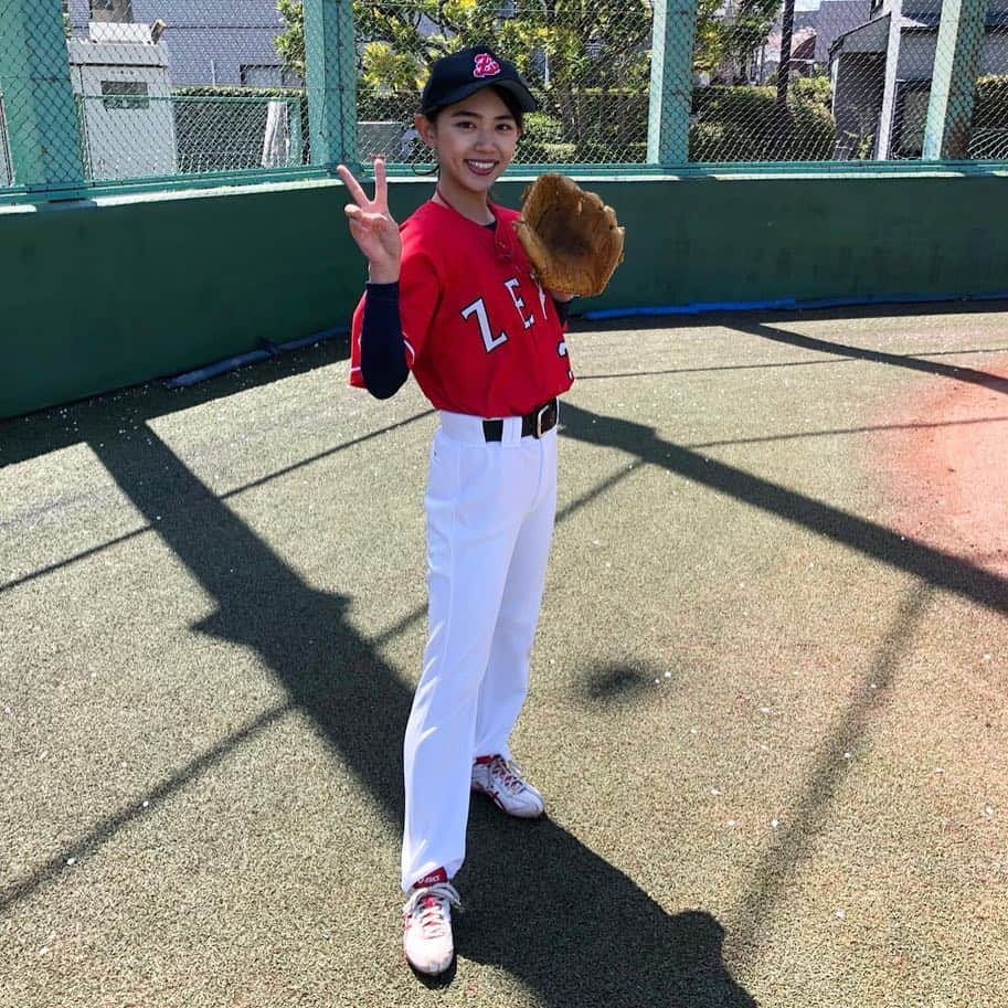 坪井ミサトさんのインスタグラム写真 - (坪井ミサトInstagram)「. . 久々の草野球⚾️ . 練習して試合して 楽しすぎました🥰 . 早起きして朝から野球って 最高に気持ちがいい☀️ 私もしっかり投げさせて頂きました💪 ゼッツのみなさん ありがとうございました🙇‍♀️ . . #早朝野球 #草野球 #野球 #野球女子 #ゼッツ #勝利 #sports #fitness #fitnessgirl #zets #パトリックユウ 監督」4月10日 12時21分 - misato1030