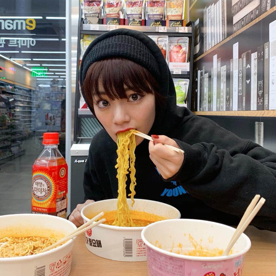 矢部ユウナさんのインスタグラム写真 - (矢部ユウナInstagram)「韓国のコンビ二らーめんがっつく🍜食べることダイスキ。」4月10日 12時32分 - yunaaay1030