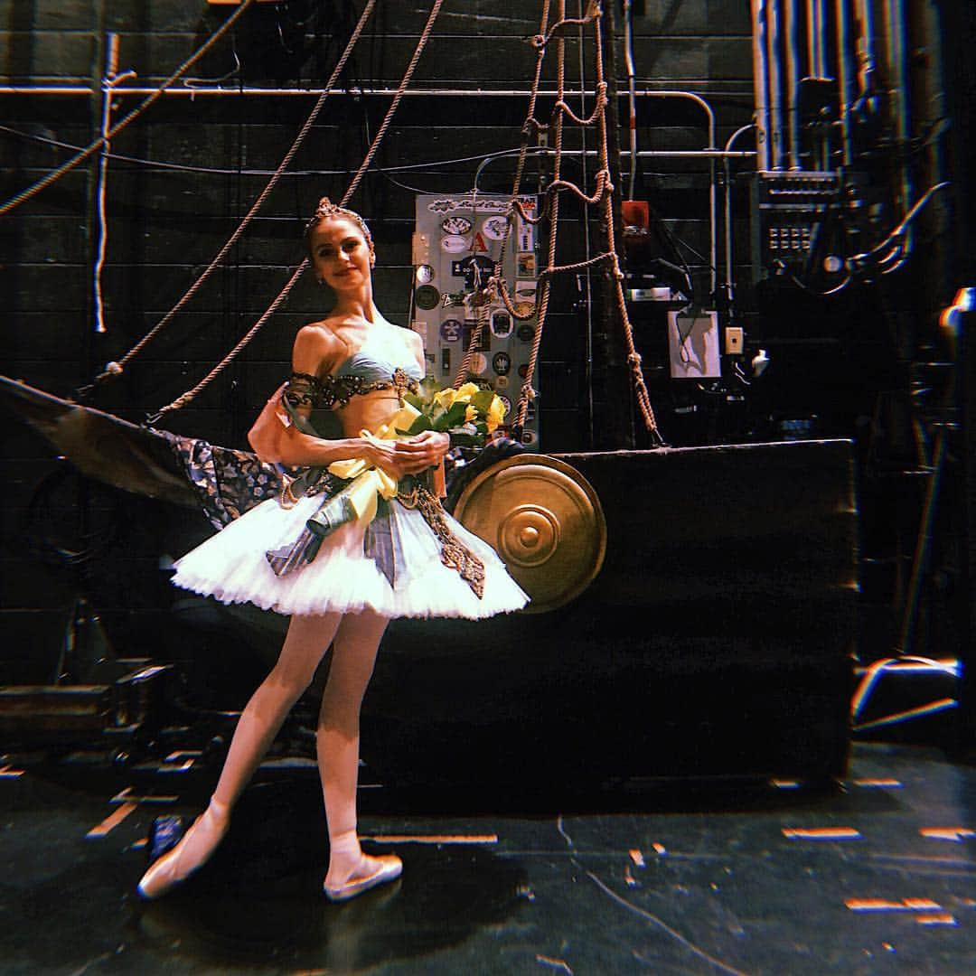 ダリア・イオノワさんのインスタグラム写真 - (ダリア・イオノワInstagram)「1st performance - done ! 🤞🏻 _______________________________________  #spb #saintpetersburg #mariinsky #mariinskytheatre #mariinskyballet #mariinskydancer #vaganova #vaganovaballetacademy #vaganovaphotos #vaganovastudents #dancer #hopefull #believer #dream #ballet」4月10日 12時34分 - ionovaworld