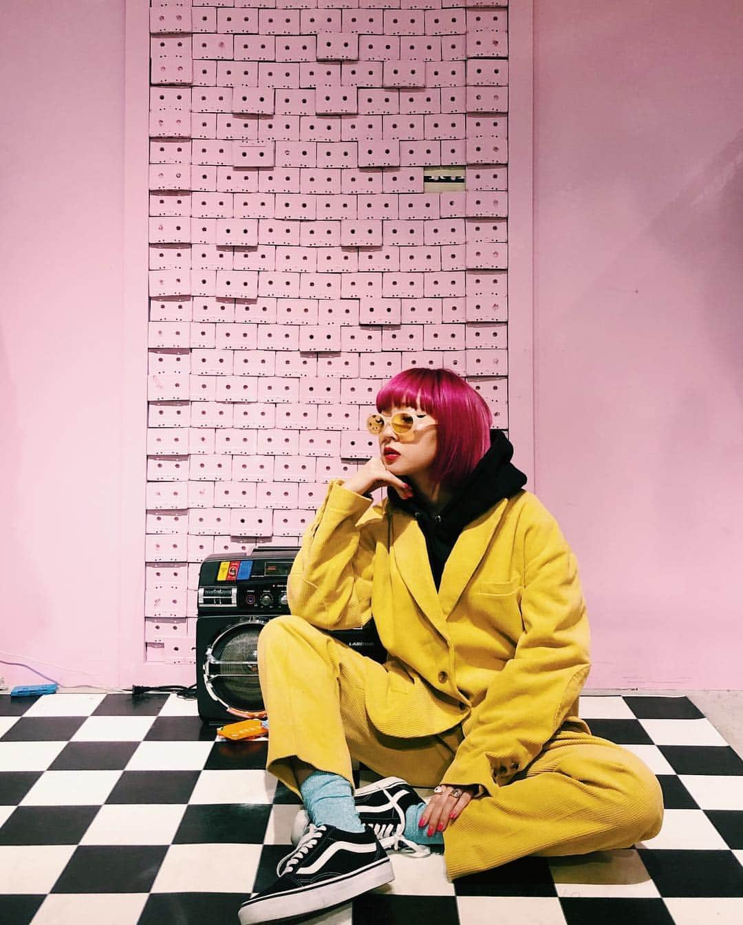 AMIさんのインスタグラム写真 - (AMIInstagram)「ami's fashion 🥀 黄色のset upにフーディ💏 久々にvans👟  #amiayastyle #amisfashion」4月10日 12時37分 - amixxamiaya