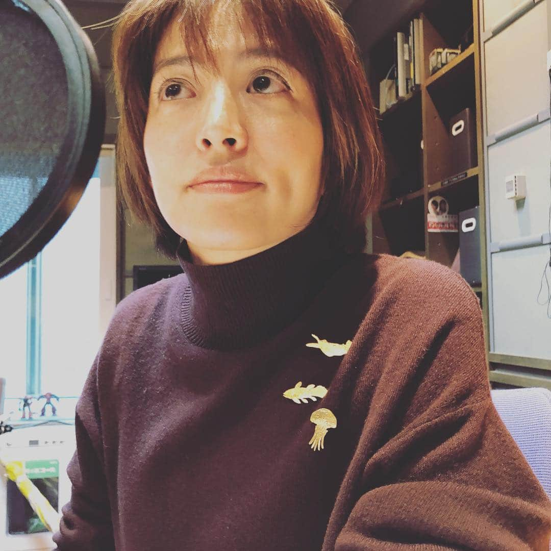 TBSラジオ「たまむすび」さんのインスタグラム写真 - (TBSラジオ「たまむすび」Instagram)「大吉さんがご指摘のバッジ📛はこちら！深海魚らしいっす。  #tama954 #たまむすび #赤江珠緒 #博多大吉 #ブローチ #ファッションモンスター #スタッフの魚眼レンズで撮る #tbsラジオ」4月10日 13時04分 - tamamusubi905954