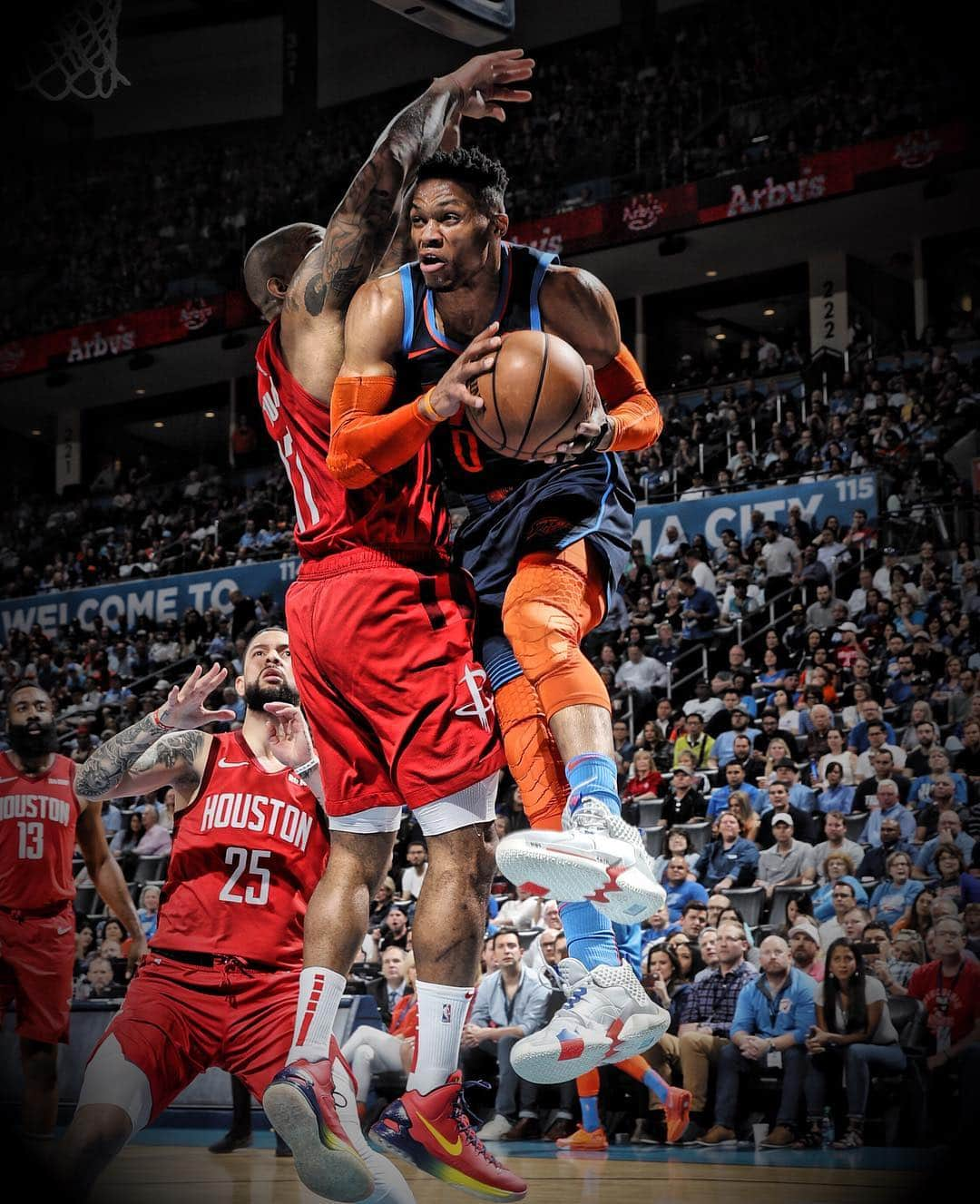 NBAさんのインスタグラム写真 - (NBAInstagram)「@russwest44 secured his 33rd triple-double of the season for the @okcthunder with 29p/12r/10a! #TripleDoubleAlert」4月10日 13時10分 - nba