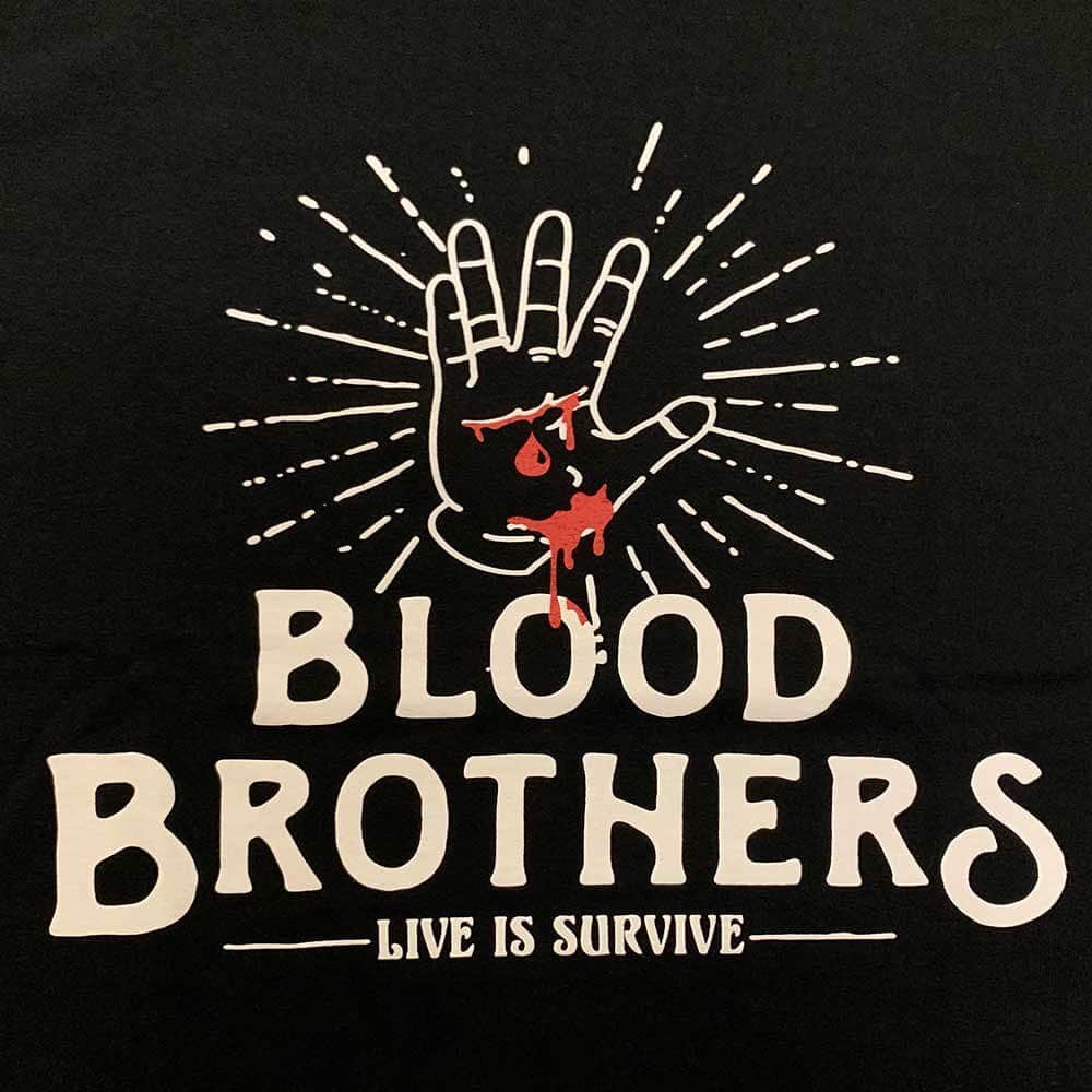 Dancers Collectionさんのインスタグラム写真 - (Dancers CollectionInstagram)「【NEW ARRIVAL】﻿﻿ ﻿ ■KOB Clothing BLOOD BROTHERS﻿ ﻿ KOB Clothingよりまたまた新作のご紹介🙌💥﻿ TWIGGZをはじめ、RAGPOUNDメンバーも着用していたこちらのBLOOD BROTHERSデザインは今回も完売/再入荷なしのはずなので是非お早めにGETして下さい😎🔥﻿ この機会をお見逃し無く👍👍﻿ ﻿ ﻿﻿ 【KOB Clothing（ケーオービー クロージング）】﻿﻿ "Krump Our Base"﻿﻿ "King Of Buck"﻿﻿ "Keep On Believing"﻿﻿ の3つのコンセプトに、LA発祥のKRUMPカルチャーをコネクトして生まれたLIFE STYLEを提案するアパレルブランド﻿﻿﻿ 大人気KRUMP集団TWIGGZ FAMのメンバーも愛用するこちらのブランドの新作がリリースとなります。﻿﻿ ﻿ ﻿﻿ 👇オンラインストアでも購入可能です👇﻿﻿ [WHITE]﻿ http://shop.dancers-c.com/?pid=142058100﻿ ﻿ [BLACK]﻿ http://shop.dancers-c.com/?pid=142058078﻿ ﻿ [CAP]﻿ http://shop.dancers-c.com/?pid=142057837﻿ ﻿﻿﻿ 電話通販も可能です😊 ﻿﻿﻿ お気軽にお問い合わせ下さい✨ ﻿﻿﻿ ﻿﻿﻿ ダンサーズコレクション原宿店 ☎03-5474-9575﻿﻿ ﻿﻿﻿ #KOB﻿﻿ #ダンコレ #ダンサーズコレクション #dancerscollection #tokyo #harajuku﻿﻿ ﻿﻿ ﻿」4月10日 13時10分 - dancerscollection