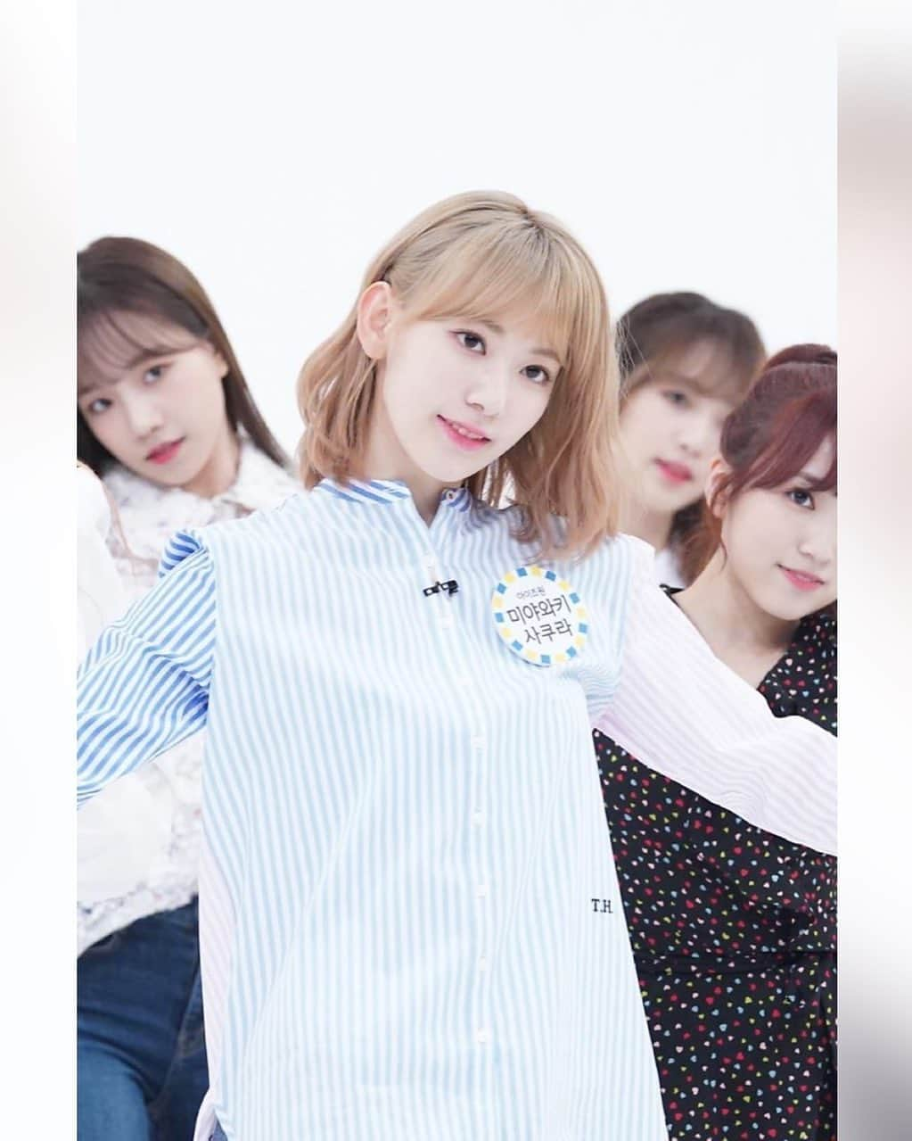 h3artbrak3rsさんのインスタグラム写真 - (h3artbrak3rsInstagram)「… #hkt48 #IZONE #아이즈원 #アイズワン  #sakura #宮脇咲良 #미야와키사쿠라 #さくら #weeklyidol #주간아이돌 #週刊アイドル」4月10日 13時24分 - h3artbrak3rs