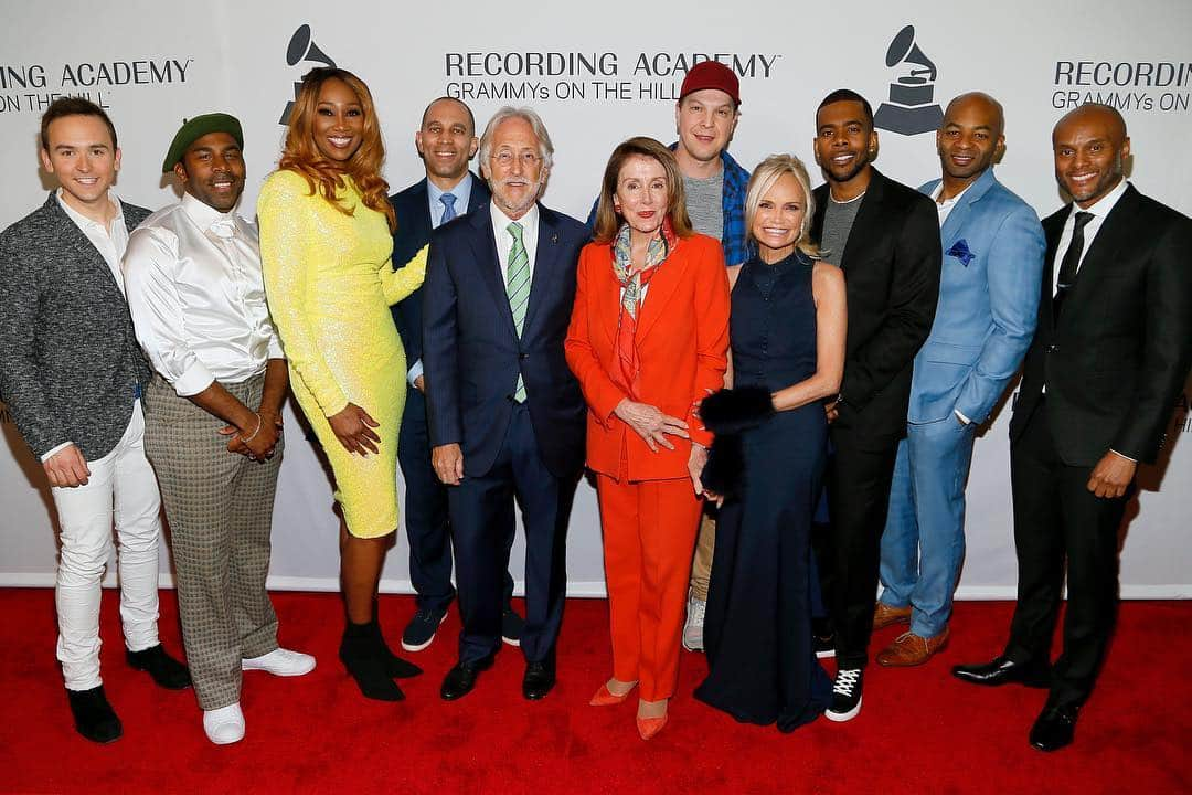 The GRAMMYsさんのインスタグラム写真 - (The GRAMMYsInstagram)「Tonight we built the bridge between music and politics at our annual #GRAMMYsOnTheHill Awards. The night was full of surprises and memorable moments that included honoring @YolandaAdams (Creators Leadership Award) and @KChenoweth (Philanthropist Award), @SenatorChuckGrassley, and @RepJeffries.  In a #bipartisan room, Members of Congress joined GRAMMY-nominated songwriter/producer @RealLindaPerry onstage to sing "What's up." It was a reminder that #music brings us all together and that creators deserve to be fairly compensated for creating the soundtrack to our lives.  Tomorrow (April 10) music creators will take part in our Advocacy Day, Capitol Hill's largest and most prestigious legislative event for music creators, where they will meet with #lawmakers to continued the conversation about music legislation.」4月10日 13時29分 - recordingacademy