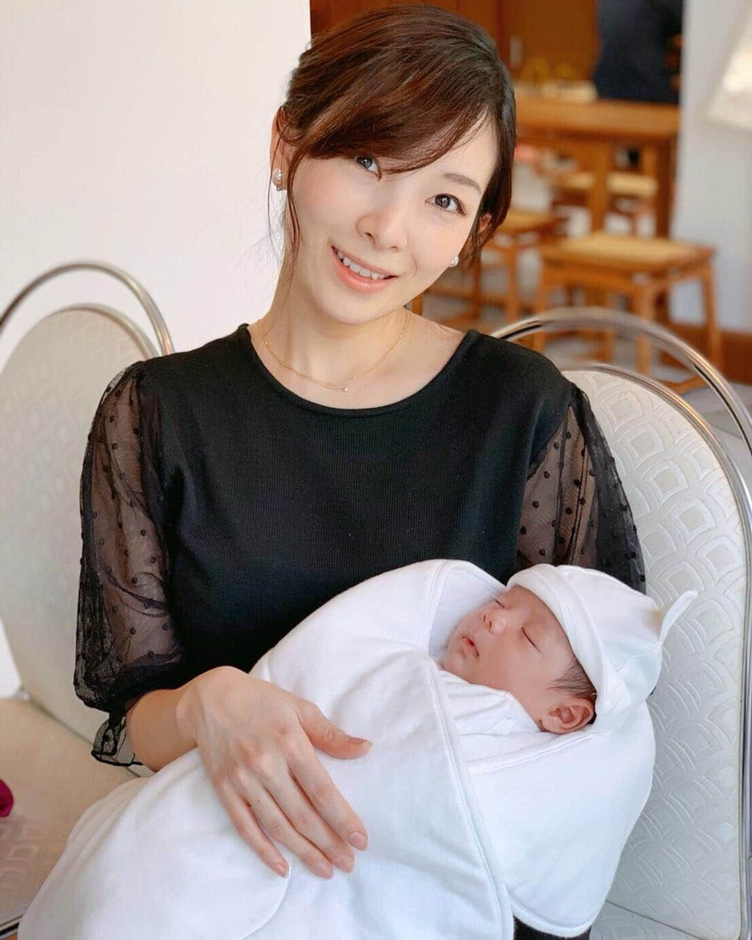 永峰絵里加さんのインスタグラム写真 - (永峰絵里加Instagram)「Mom and son 🤱🏻💙 #baby #happy #love #mybabyboy #motherandson #お宮参り #初宮参り #赤ちゃん」4月10日 13時30分 - erikalmaz