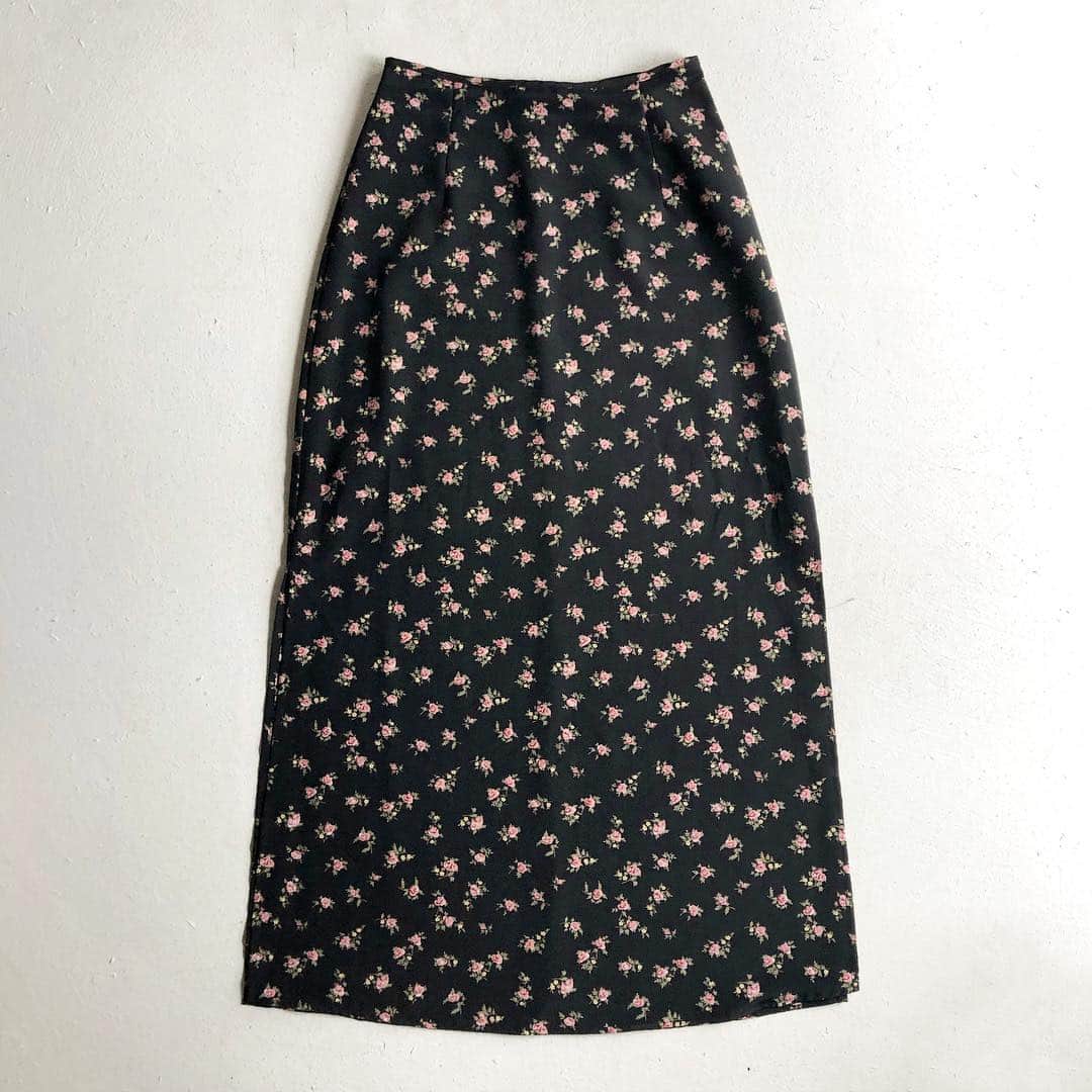 DROP...vintage select shopさんのインスタグラム写真 - (DROP...vintage select shopInstagram)「【New stuff】 1980s MADE IN USA SENSE flower print polyester maxi skirt side slit size S PRICE ¥6900-(+TAX) 両サイドスリット！ DMへお問い合わせ宜しくお願い致します」4月10日 13時35分 - tokyo_drop