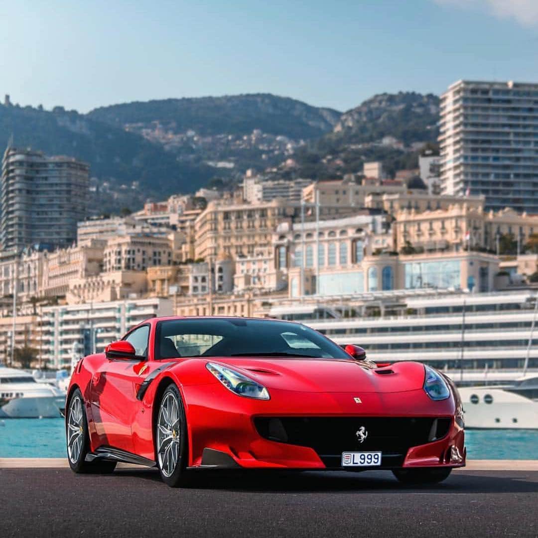 CarsWithoutLimitsさんのインスタグラム写真 - (CarsWithoutLimitsInstagram)「Great vibes with the F12 🌎 Via @balco  #carswithoutlimits #ferrari #f12 #tdf #f12tdf #ferrarif12tdf」4月10日 4時45分 - carswithoutlimits