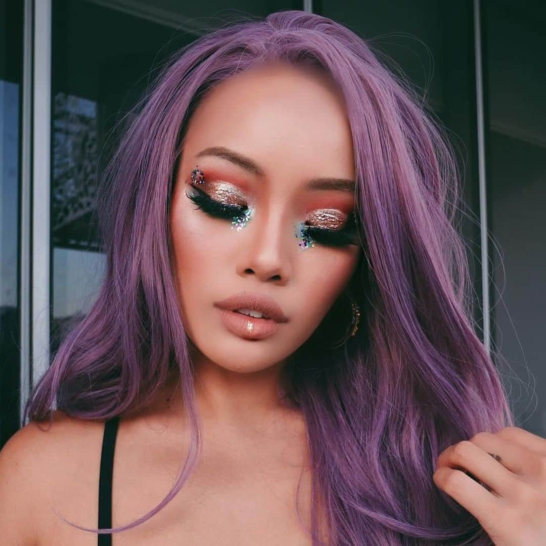 NYX Cosmeticsさんのインスタグラム写真 - (NYX CosmeticsInstagram)「Living for @mirchelley's glittery #festivalmakeup 🤩🌴 She wears our  Glitter Goals Liquid Eyeshadow in 'Polished Pin Up' + Ultimate Shadow Palette in 'Warm Neutrals' & 'Brights' + Born To Glow Highlighting Palette ✨ Shop the look online & at your nearest #NYXProfessionalMakeup store 🎶 || #nyxcosmetics #crueltyfreebeauty」4月10日 4時59分 - nyxcosmetics