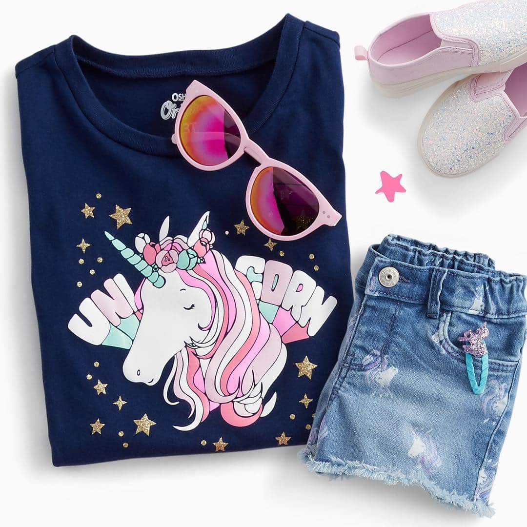 のインスタグラム：「Whatever her style, make it magical... because it’s #nationalunicornday! Check out even more unicorn looks in our stories 🦄 #webelieve #glitter #sequins #oshkoshkids」