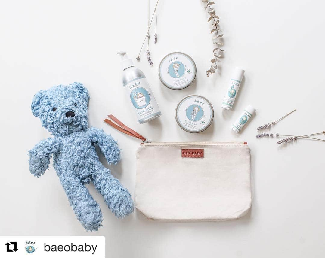 サラ・ライトさんのインスタグラム写真 - (サラ・ライトInstagram)「Just in time for Easter our limited edition lux baby gift set including our organic GOTS certified scruffy #barebear. #snugglesafe for your little loves to enjoy! All orders between now and midnight will get a handwritten note from @ericcolsen !!! Lux set launches NOW!! Enjoy free shipping on all gift set orders! We made a limited run so get yours while supplies last 💙💙」4月10日 5時43分 - swrightolsen