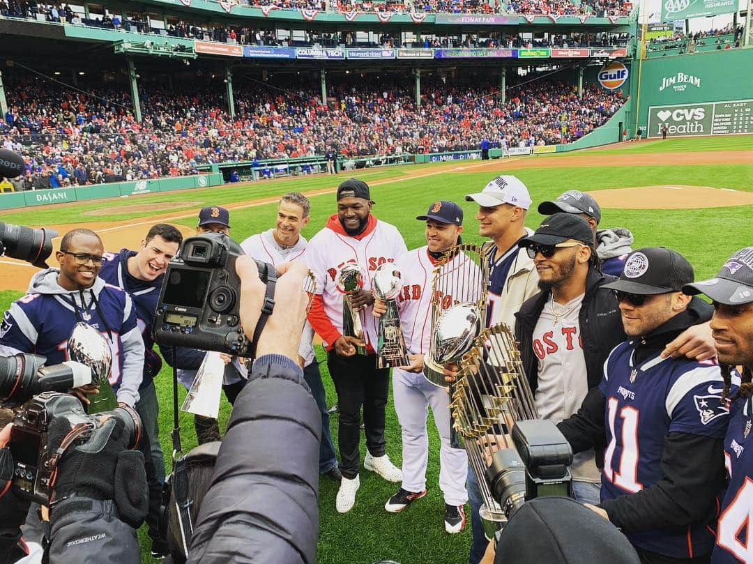 ジュリアン・エデルマンさんのインスタグラム写真 - (ジュリアン・エデルマンInstagram)「Trophies.」4月10日 5時59分 - edelman11