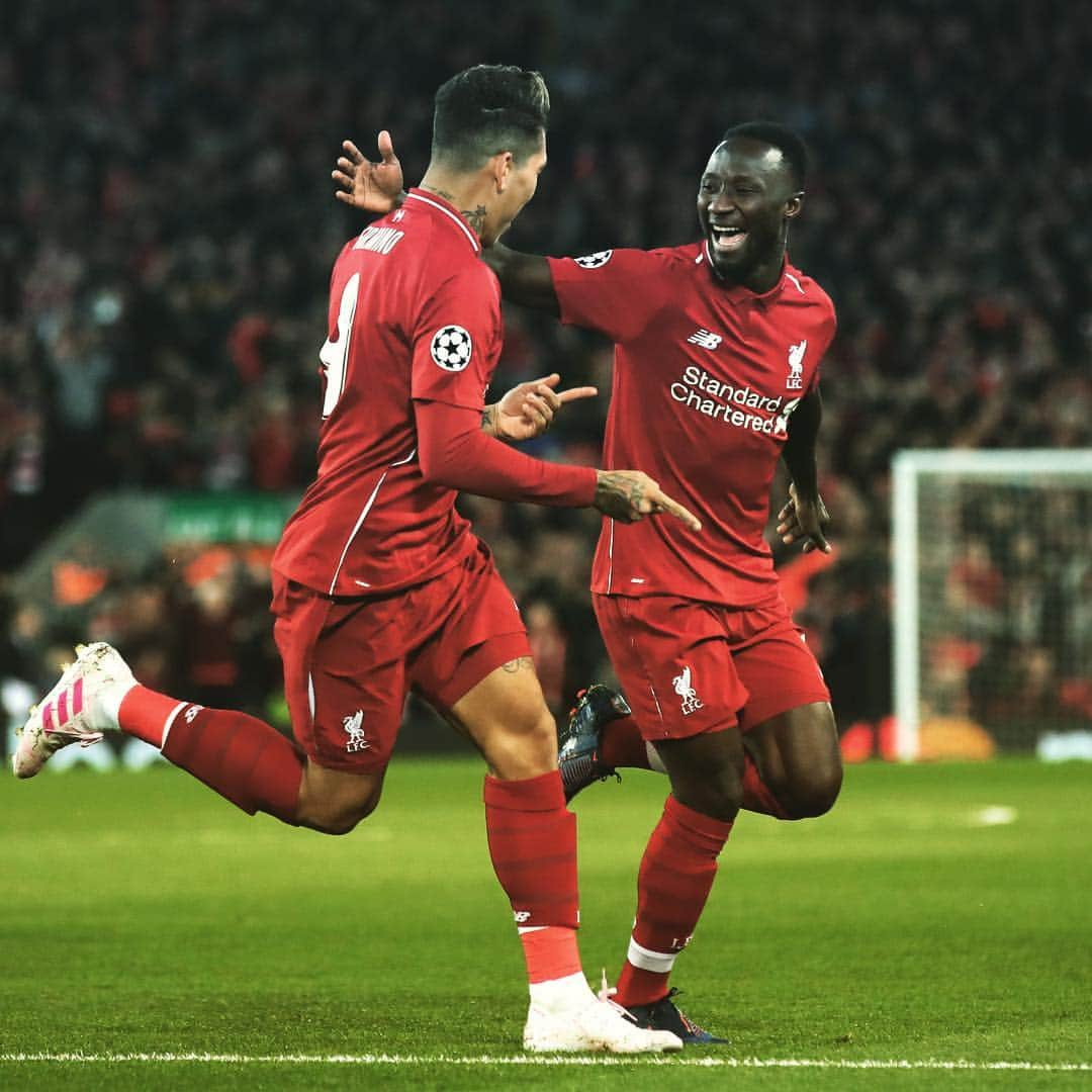 シモン・ミニョレさんのインスタグラム写真 - (シモン・ミニョレInstagram)「‪A clean sheet, and a goal each for these two 🙌. Great European night 💪⚽️ #YNWA ‬」4月10日 6時06分 - 22mignolet22