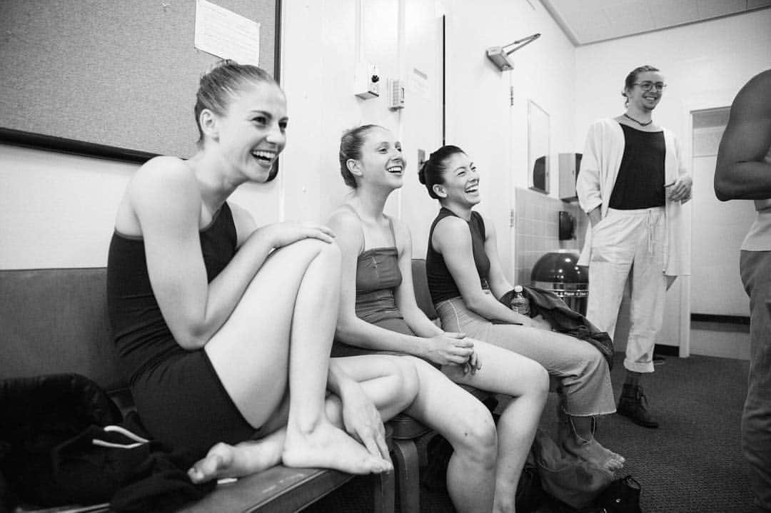 のインスタグラム：「I loved my short time on tour with @jacobjonasthecompany. Having access to behind the scenes moments, and being able to document these talented people in their element is a real rush for me. ❤️」