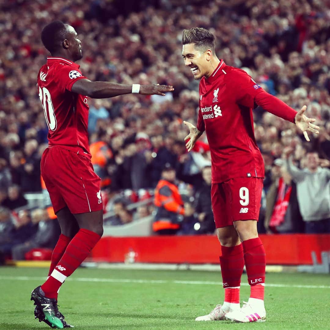 FIFAワールドカップさんのインスタグラム写真 - (FIFAワールドカップInstagram)「@roberto_firmino is now on 13 @championsleague goals for @liverpoolfc, joining @mosalah and @sadiomaneofficiel in second place all-time. Only @stevengerrard (21) has scored more Champions League goals for the "Reds".」4月10日 6時14分 - fifaworldcup