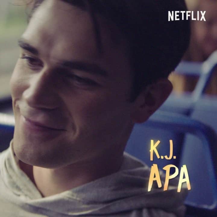 ハルストン・セイジのインスタグラム：「@lastsummernetflix TRAILER! SO. EXCITED.」