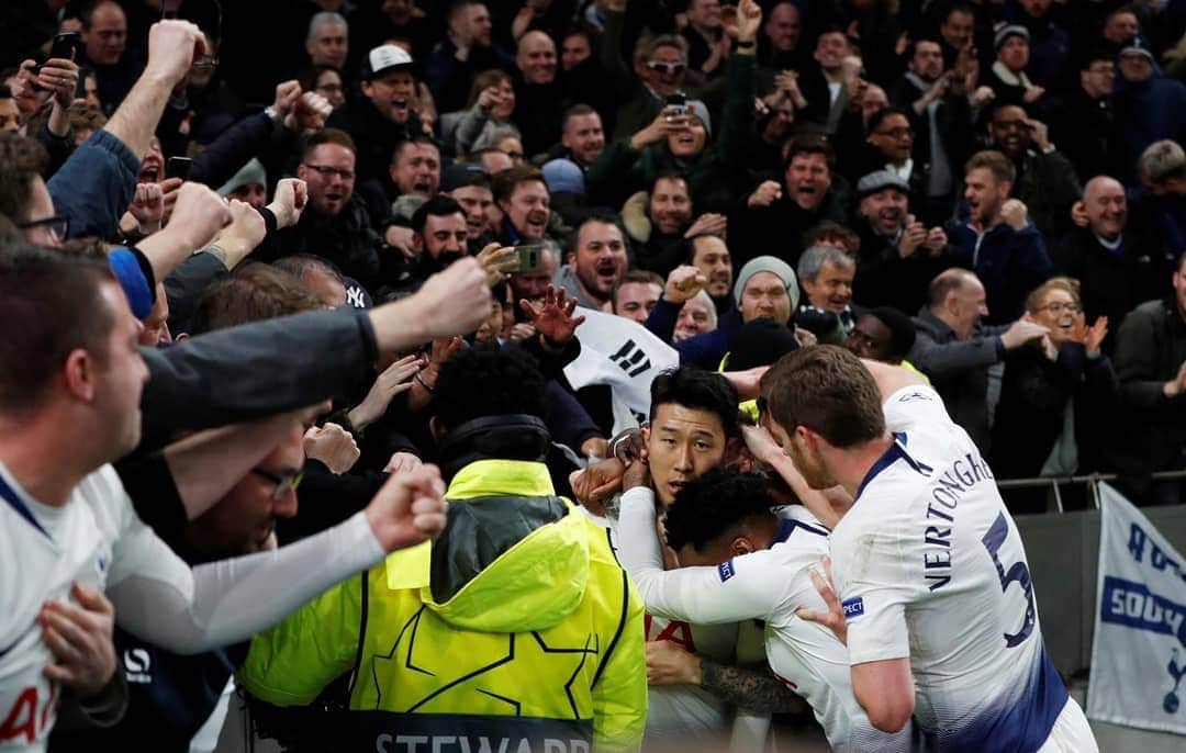 ヤン・フェルトンゲンのインスタグラム：「What a performance. Halfway there. #COYS」