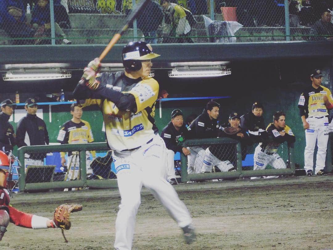 西岡剛のインスタグラム：「開幕三連勝👍  #栃木ゴールデンブレーブス  #西岡剛」