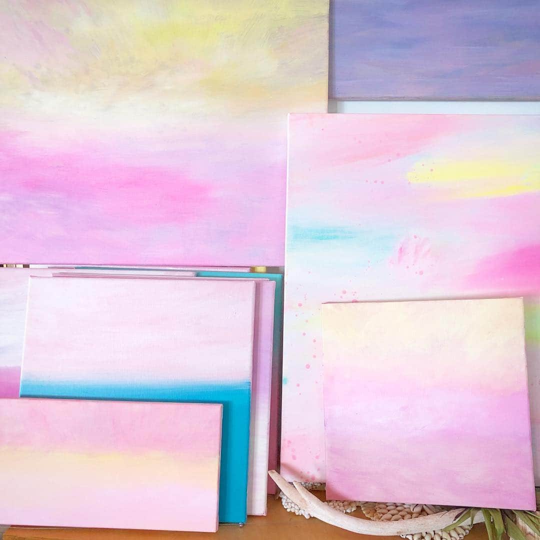 のインスタグラム：「Paintings of Ocean and Sky  海と空の絵たち。  #surf #ocean #island #beach #art #artwork #contemporaryart #seascape #canvas #artstudio #light #life #live #miyakoyamazaki #山崎美弥子 #絵画」