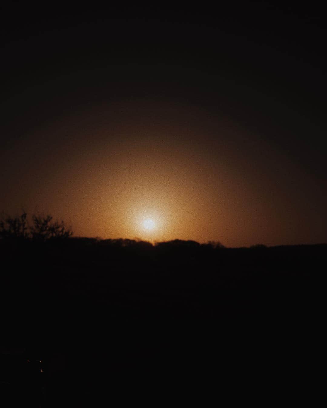 エレオノーラ・カリシさんのインスタグラム写真 - (エレオノーラ・カリシInstagram)「my peace before going to sleep —— india 6.00 am. Nothing else matters.」4月10日 7時13分 - eleonoracarisi