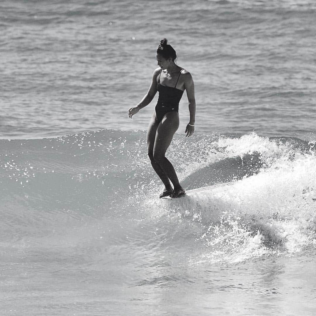 ケリア・モニーツさんのインスタグラム写真 - (ケリア・モニーツInstagram)「Got to boogie at snapper for an hour  thanks to the @wsl Fam bam.⚡️⚡️ PC: @snapperazzi」4月10日 7時24分 - keliamoniz