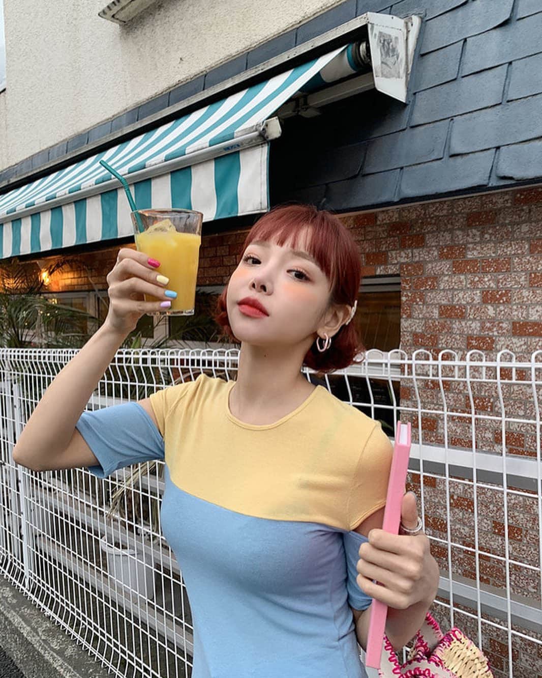 Official STYLENANDAさんのインスタグラム写真 - (Official STYLENANDAInstagram)「Good morning~💛 오늘 단 하루(4/10일) 무료배송 이벤트중! - TODAY FREE SHIPPING TO EVERY COUNTRY  2019.04.10(WED) (*Korea Standard Time) #stylenanda #nandamade」4月10日 8時14分 - houseof3ce