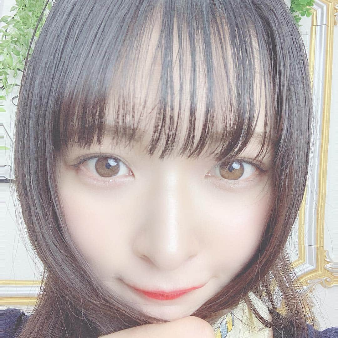 北村真姫さんのインスタグラム写真 - (北村真姫Instagram)「｢早起き☀️｣﻿ ﻿ ﻿ ﻿ 今日は6時起き🕕﻿ いつもより何時間も早いと﻿ なんか得した気分になる。﻿ ﻿ だけど今日雨や〜〜〜//☂﻿//﻿ みんな足元には気をつけてね！﻿ ﻿ 行ってらっしゃい😊﻿ ﻿ ﻿ ﻿ ﻿ #早起き #goodmorning #6時 #雨 #☂️ #早起きは三文の徳 #ことわざ #ドアップ #アップ #up #気をつけて #おはよう #まきてぃ #北村真姫 #まんまる #まんまるお顔」4月10日 8時16分 - kitamura__maki