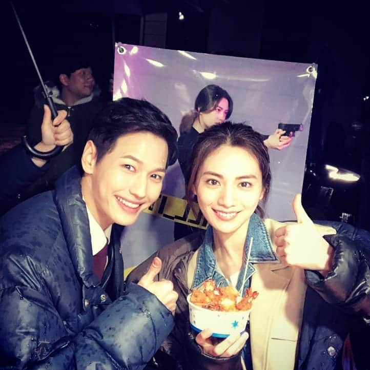 チ・イルジュさんのインスタグラム写真 - (チ・イルジュInstagram)「#킬잇 #killit with nana 'NU'EST' and 'SEVENTEEN'. Thank you for the snack truck & coffee truck~」4月10日 8時23分 - lonely_stump