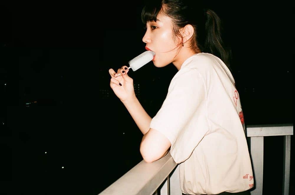北澤舞悠（まゆちる）のインスタグラム：「今年の夏も一緒に外で コンビニのアイス食べないか？」