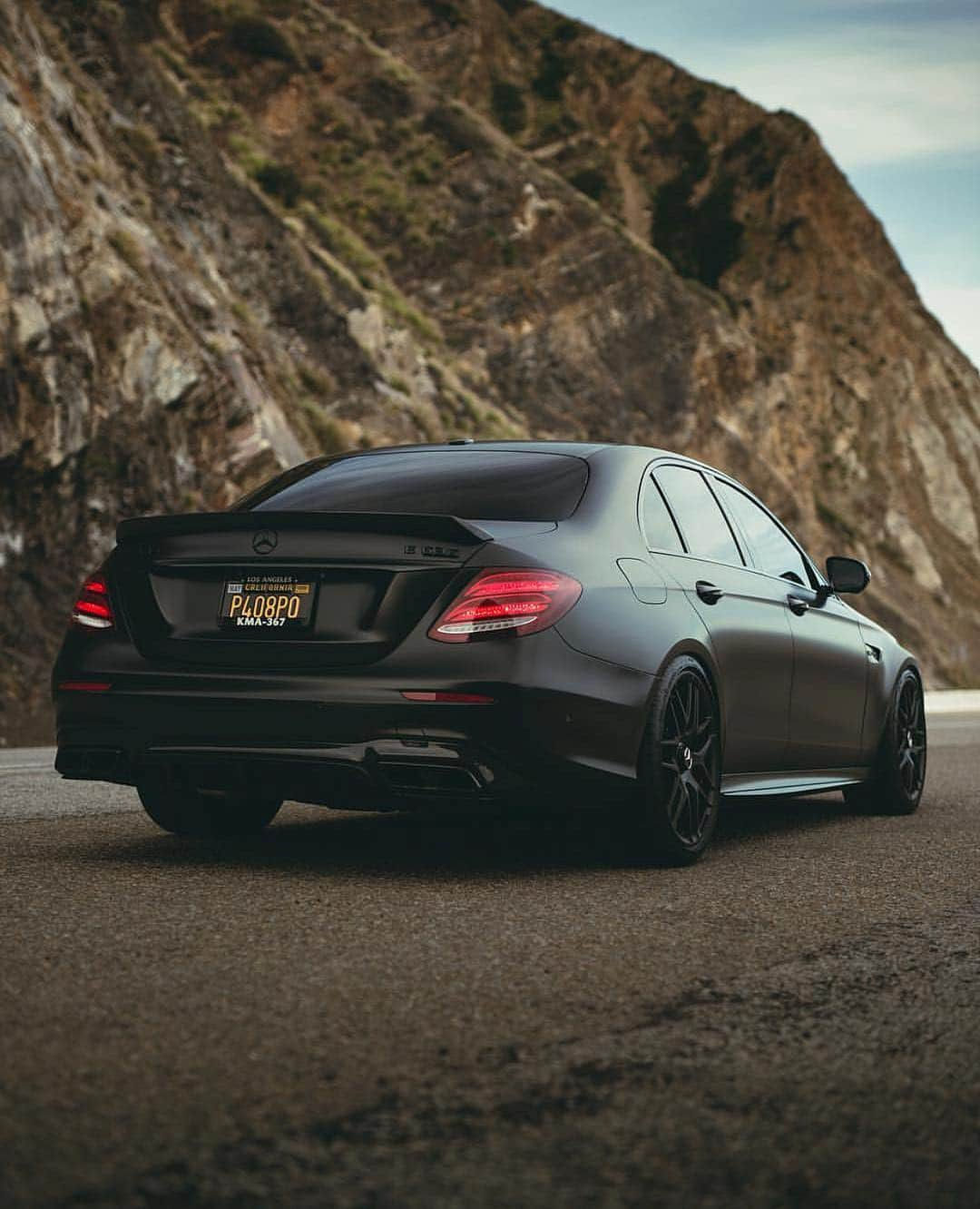 CarsWithoutLimitsさんのインスタグラム写真 - (CarsWithoutLimitsInstagram)「Frozen Black E63s  Owner @arty.pa  Photo @thonus  #carswithoutlimits #toronto #e63s」4月10日 13時55分 - carswithoutlimits