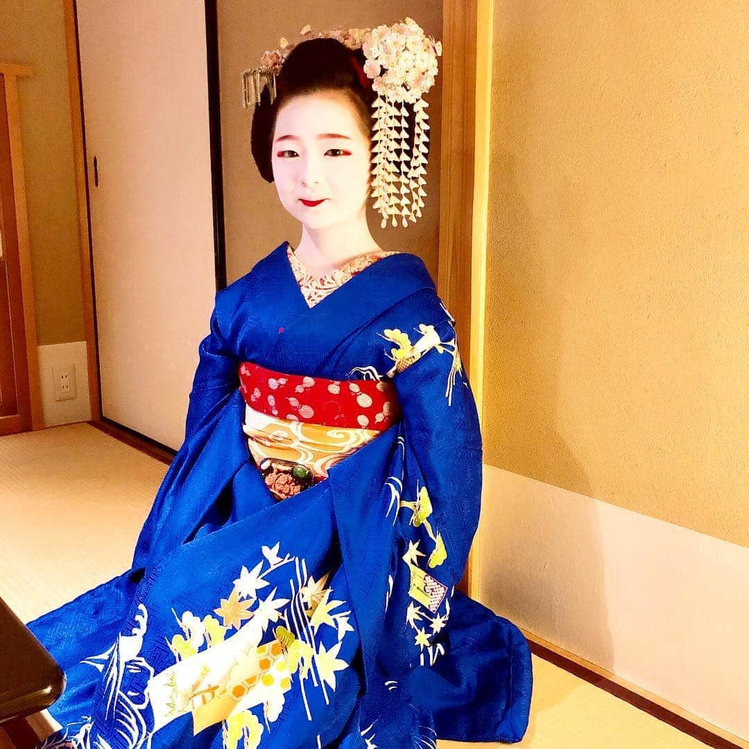 朝日光輝さんのインスタグラム写真 - (朝日光輝Instagram)「舞妓さん✨本当綺麗すぎた！！ 髪型、お化粧、着物すべてパーフェクト💯💯💯 * * * * * * * * * * #京都#kyoto#上七軒#舞妓#舞妓さん#市ぎく#綺麗#美しい#素晴らしい#日本髪#お化粧#着物#日本#Japan#桜#🌸#さくら#サクラ#伝統#文化#beautiful #最高 #ありがとうございました」4月10日 8時41分 - mitsuteru_asahi