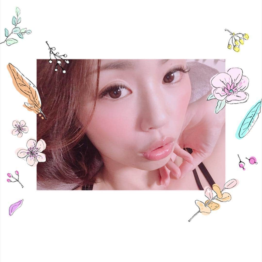 かすみりささんのインスタグラム写真 - (かすみりさInstagram)「🐰💕 ． g☺︎☺︎d m☺︎rning！ ． 雨降って寒いですね(>_<)☔️ ． 真冬並み☃︎⋆*❅ﾟ❆ ． 風邪ひかないように気をつけなくちゃですね(>_<) ． #おはよう#goodmorning#寒い#寒すぎてビックリ#真冬に逆戻り#まさか雪⁈」4月10日 8時58分 - risa_kasumi