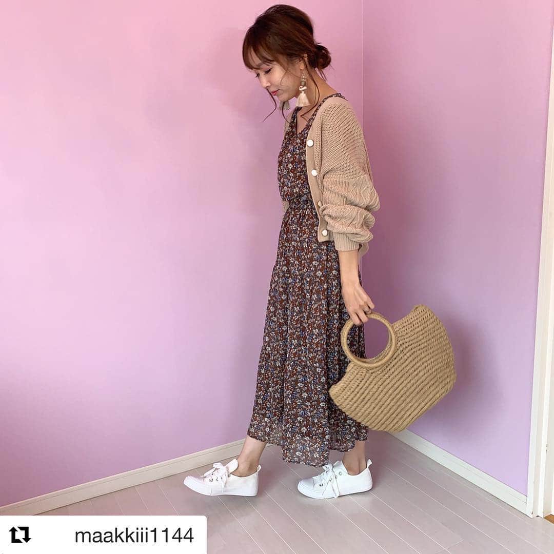 パシオスさんのインスタグラム写真 パシオスinstagram Repost Cestmignon Mau アンバサダーをさせて頂いてるパシオスのお洋服で 春コーデ ブラックのボトルネックトップスと花柄スカートがドッキングしたワンピースは 1枚で華やかな印象に
