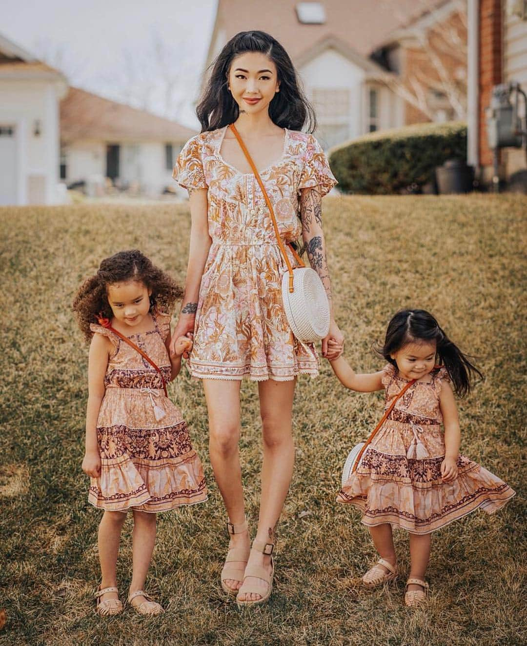 SPELLさんのインスタグラム写真 - (SPELLInstagram)「The cutest little matching queens 👑 @nhutella_ mixing up our Jungle Mini with her little ladies in @spell_littlegypsies Xanadu 💕🌸」4月10日 9時34分 - spell