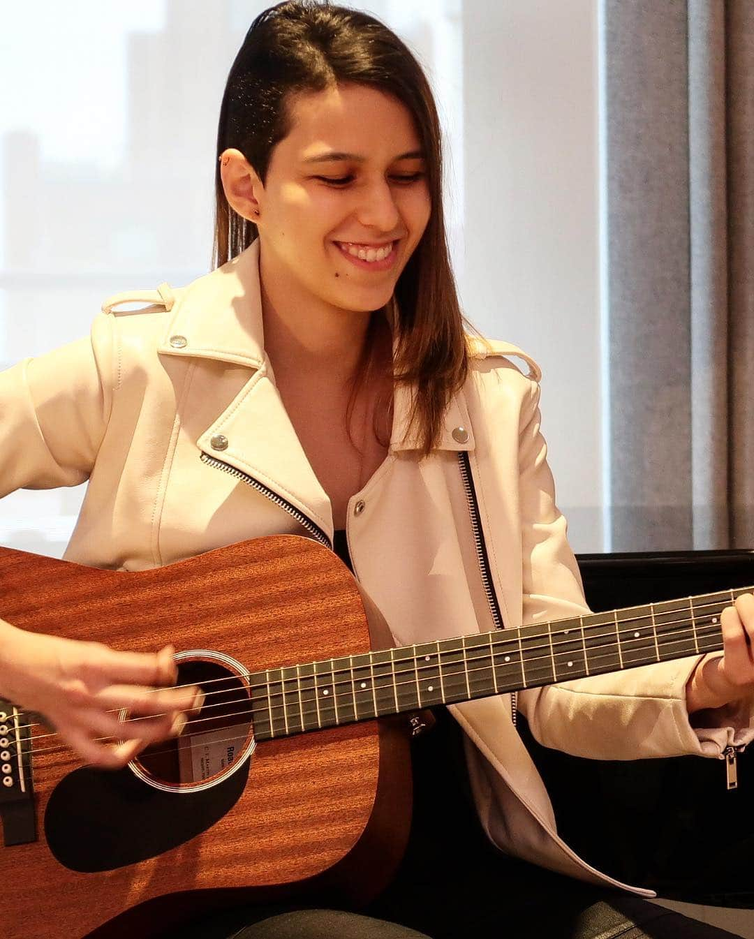 ASCAPさんのインスタグラム写真 - (ASCAPInstagram)「@mrparadisemusic stopped by #ASCAP NY along with guitarist @susvasquez to treat us to a few songs 🎶 Peep our stories for videos of their set #SomosASCAP」4月10日 9時40分 - ascap