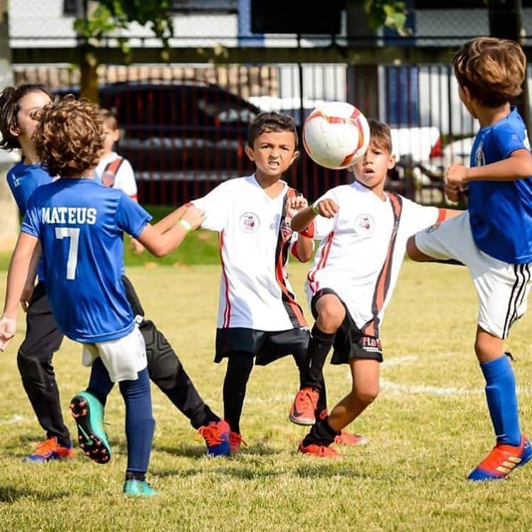 ジーコさんのインスタグラム写真 - (ジーコInstagram)「Zico 10 CUP entrando na reta final.Foram definidos os semifinalistas e felicidade geral da Escola de Futebol Zico 10 classificando em 4 categorias.Parabens garotada.Empolgacao total da meninada.」4月10日 9時57分 - zico