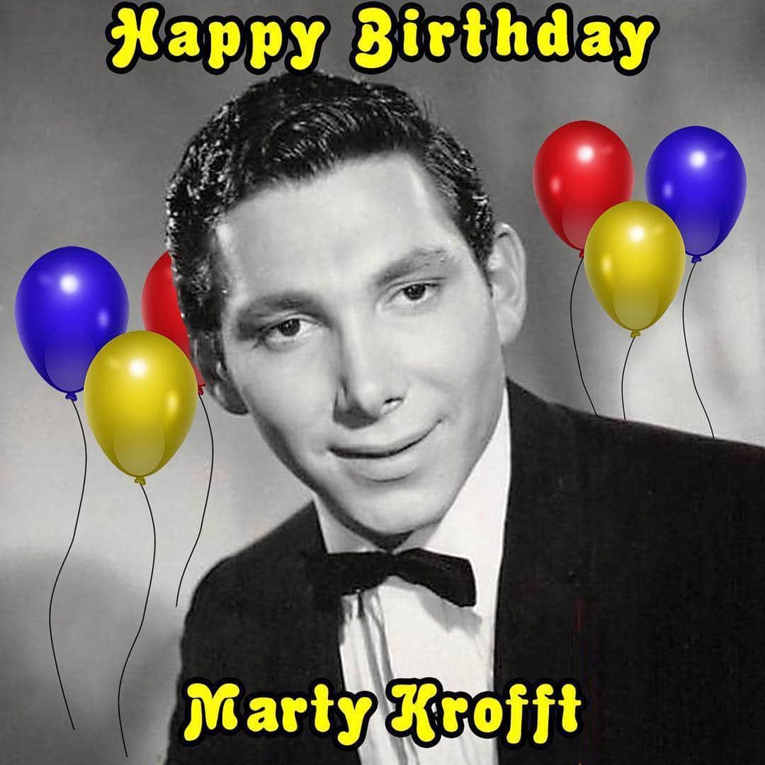 デヴィッド・アークエットさんのインスタグラム写真 - (デヴィッド・アークエットInstagram)「Happy Birthday to a True Legend! I love you!!! #Repost @sidandmartykrofft ・・・ Happy birthday🎉🎈 🎂  If you’d like to send any birthday wishes to Marty please email : info@krofftpictures.com」4月10日 10時06分 - davidarquette