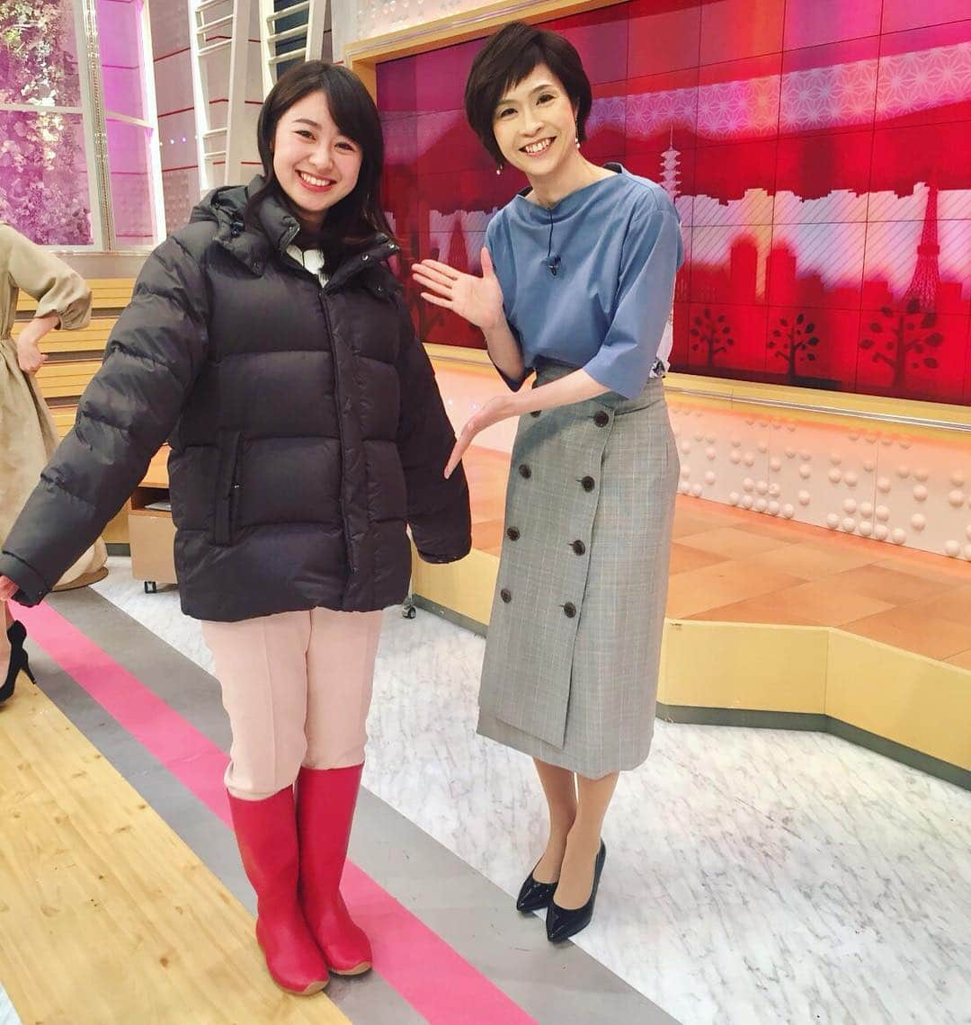 今村涼子さんのインスタグラム写真 - (今村涼子Instagram)「朝から気温下がってきてます！ １０時現在、東京は6度 前橋、宇都宮などは2度台まで低下。 これから外に出る方は、 昨日633天気でみさきちゃんに着てもらった真冬スタイルで！ #まるで真冬#4月なのにダウン #寒の戻りすぎ」4月10日 10時42分 - ryoko.imamu