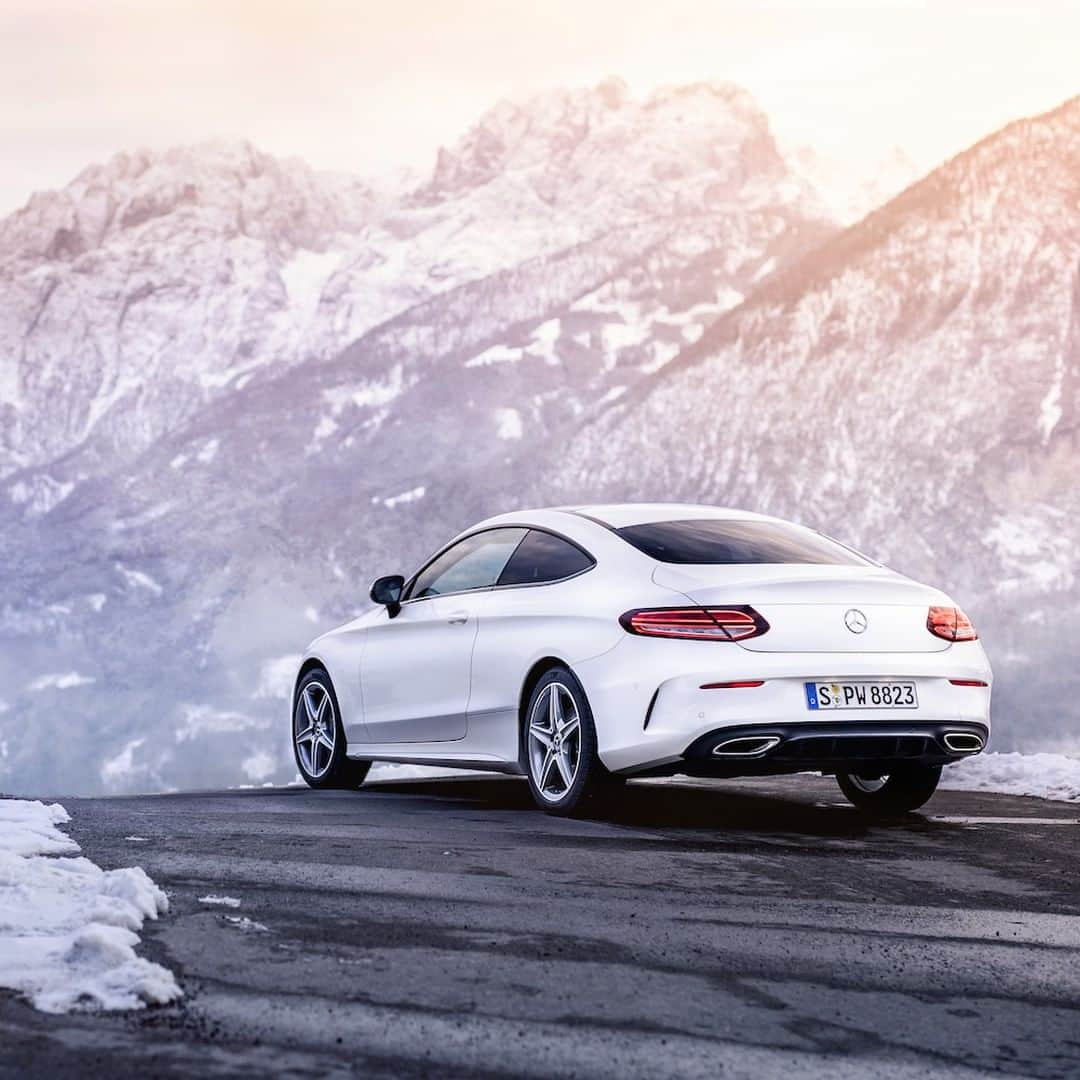 メルセデス・ベンツさんのインスタグラム写真 - (メルセデス・ベンツInstagram)「Melting some last snow with the Mercedes-Benz C 300 Coupé. 🌟 📸: @jules.photo.garage for #MBsocialcar ______________________________ [Mercedes-Benz C 300 Coupé | Kraftstoffverbrauch kombiniert: 6,7 l/100 km | CO2- Emissionen kombiniert: 152 g/km | mb4.me/RechtlicherHinweis] . #MercedesBenz #CClass #cars247 #car #cars #awesomecars #carsofinstagram #amazingcars #sunset」4月10日 11時00分 - mercedesbenz