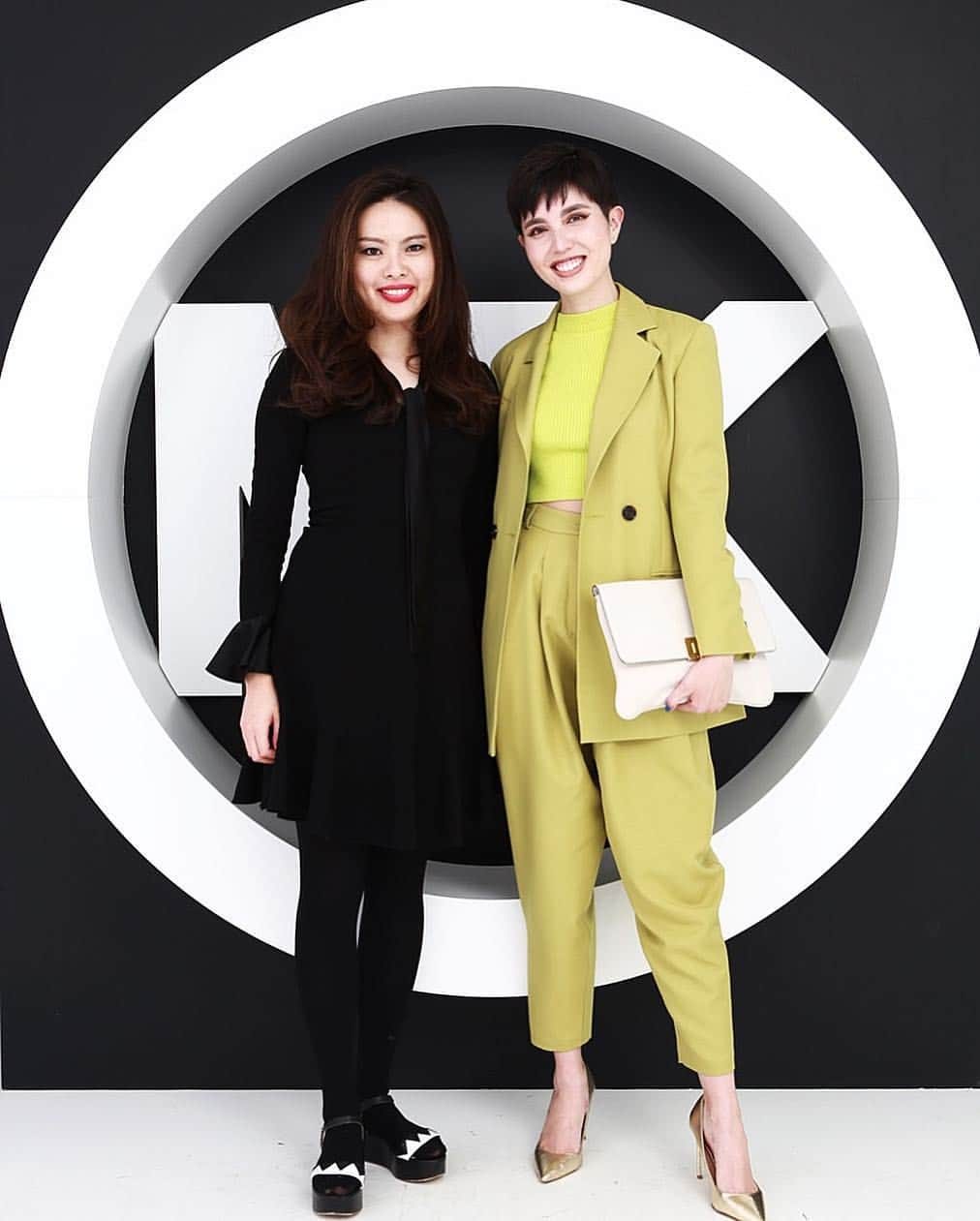 サマンサ麻里子さんのインスタグラム写真 - (サマンサ麻里子Instagram)「With the gorgeous Editor-in-Chief of @cosmopolitanjapan last night at @michaelkors Ginza 💖 昨日はマイケル・コースの新バッグ “マンハッタン”の発売を記念したローンチパーティーに行ってきました！コスモポリタンの白重編集長とばったり💖 . . . #michaelkors #mkx本田翼 #mk #ginza #receptionparty #cosmopolitan #cosmoicon #cosmogirl #cosmopolitanjapan #editorinchief #aboutlastnight #suitup #ootn #tokyoblogger #samanthamariko」4月10日 11時13分 - samanthamariko