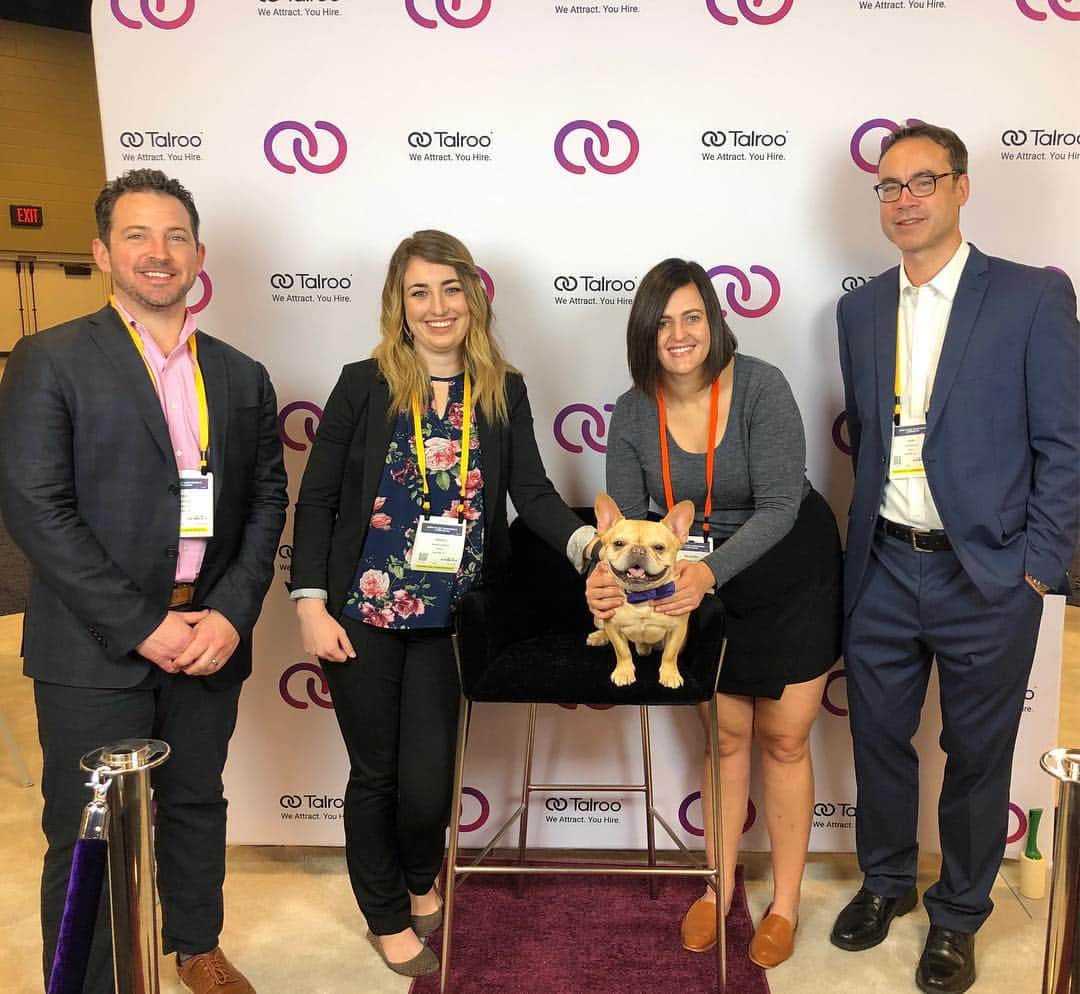 Hamlinのインスタグラム：「Today I was able to be a part of the SHRM 2019 Talent Conference + Exposition and hang out with the amazing folks over at @talroo_official. We had an amazing time greeting conference attendees, watching my confusion at my doggie doppelgänger (see my story for more info), all while I ate a banana. 😂 Thanks again for the wonderful time! .......... #shrm #nashville」