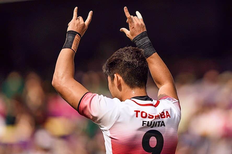 のインスタグラム：「🧡🤘🤘 #シーサーポーズ  #🧡 ＝ #村田亙 #japan🇯🇵 #hongkong7s」
