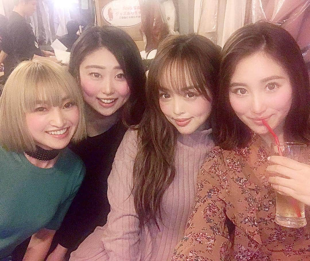 板橋瑠美さんのインスタグラム写真 - (板橋瑠美Instagram)「馬女子会🐴💓 ・ 先日始めて行って大好きになった馬肉😍 を食べにまたまたうまえびす集合〜◟̊◞̊ ◟́◞̀ ◟̆◞̆ ・ 相変わらず美味しかったし、 罪悪感ない焼肉食べれる幸せね^ ^！ ・ 馬刺しも相変わらず美味しかったなぁ💓 ・ 大好きメンバーと過ごす幸せ時間に、美味しいご飯を食べてもっと幸せだね((((･´ω`･)))) ・ ・ また行こーっと💓 ・ ・ ・ ・ #うまえびす #三軒茶屋 #馬肉 #馬肉料理 #熊本 #九州」4月10日 11時36分 - rumi_official_0616