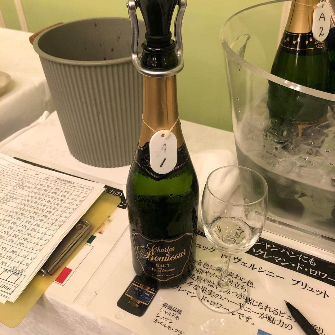 直樹 加藤さんのインスタグラム写真 - (直樹 加藤Instagram)「.. 今日は、大阪で重松さんの試飲会。 . こじんまりした本数ですが、ナイスなワイン、そこそこありました。 . 試飲会、行かなきゃダメですね。」4月10日 11時48分 - daimonjiyakatonaoki