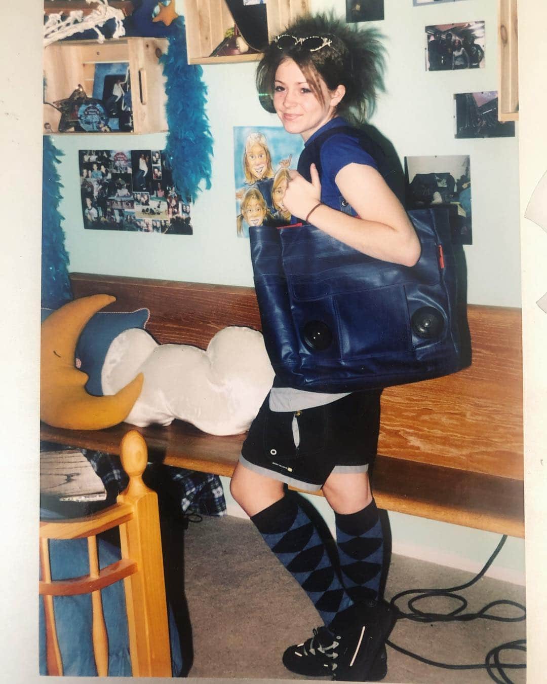 リンジー・スターリングさんのインスタグラム写真 - (リンジー・スターリングInstagram)「#higschool. I liked my outfit so much this day that I just had to take a picture before I headed out to school.」4月10日 11時57分 - lindseystirling