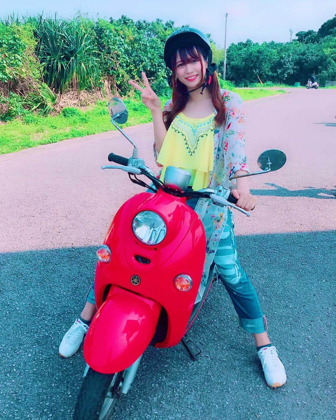 桜りんさんのインスタグラム写真 - (桜りんInstagram)「沖縄 小浜島 最高でした🥺🙌 小さい頃は、沖縄に住んでたけど、本島から出たことなくて…… 初の島😂💕 自然がいっぱいで、本当に癒されました☺️ 色んな悩みもあるけど、沖縄にいる間は、なーーーんにも考えずに過ごせた(*´ω｀*)やっぱり沖縄は暑かった☀️ 海が綺麗すぎた☺️ シフォンちゃん(@shiffonosuke ) もありがとう💕  お仕事頑張るかなぁ💪  #hitomebore  #沖縄  #アイドル  #グラビア #グラビアアイドル #グラドル  #ミスアクション2017 #準グランプリ #ぷよぷよ  #水着  #タレント #モデル  #フェチ #むっちり #撮影会 #おしり  #ポートレート #カメラ好きな人と繋がりたい  #小浜島  #I字グラドル  #followme #ヤングチャンピオン #胸 #おっぱい #軟体」4月10日 12時03分 - rin__sakura