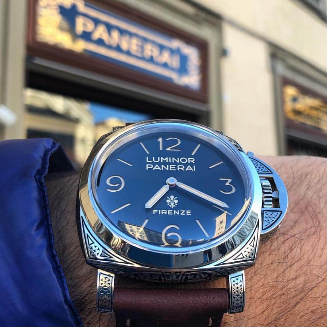 パネライのインスタグラム：「Just the #Panerai #PAM972 Firenze engraved Luminor hanging out at the Firenze Boutique. Limited to 99 pieces. Pic by buddy @luxurycans #paneraicentral」
